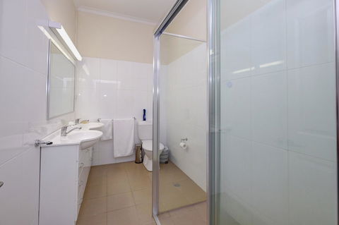 Lakes And Ocean Hotel Forster - Accommodation Main Beach 2