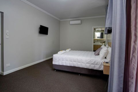 Lakes And Ocean Hotel Forster - Accommodation Main Beach 17