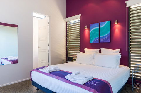 By The Beach B&B Self Contained Apartments - Accommodation Main Beach 31