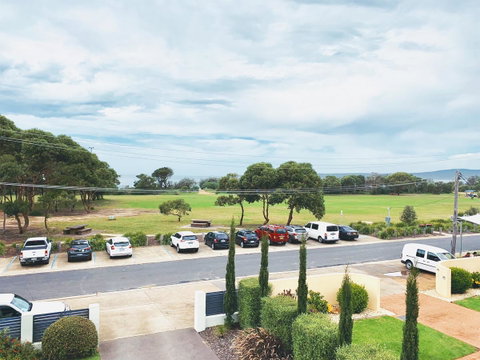 Seachange 3 - Accommodation Main Beach 1
