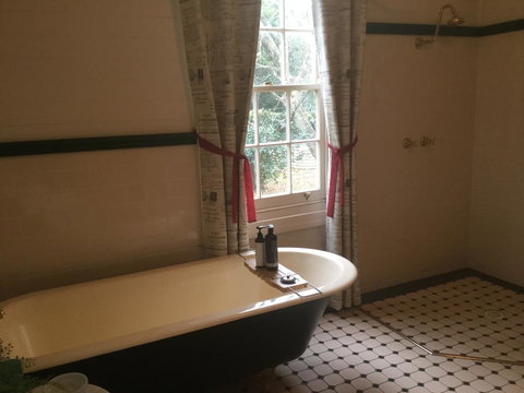 Arcadia - The Barn Cottage & Rosehill Cottage - Accommodation Main Beach 19