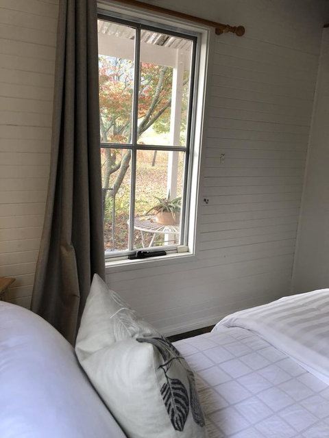 Arcadia - The Barn Cottage & Rosehill Cottage - Accommodation Main Beach 4