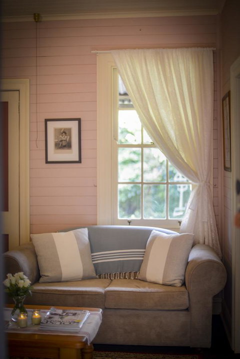 Arcadia - The Barn Cottage & Rosehill Cottage - Accommodation Main Beach 21