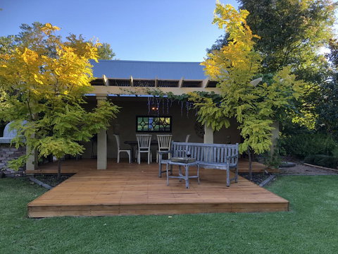 Arcadia - The Barn Cottage & Rosehill Cottage - Accommodation Main Beach 28