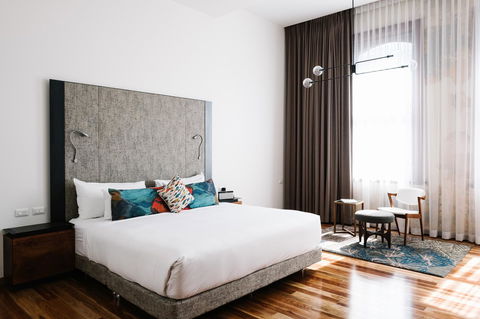 The Old Clare Hotel, Independent Collection By EVT - Accommodation Main Beach 9