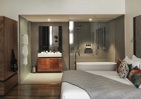The Old Clare Hotel, Independent Collection By EVT - Accommodation Main Beach 28