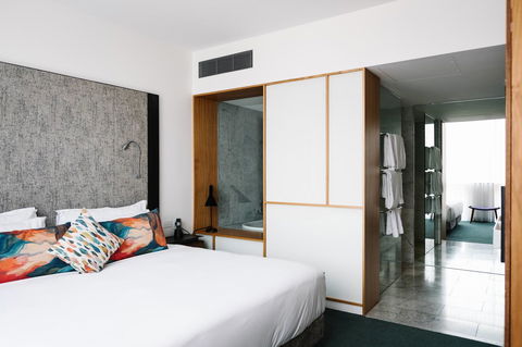 The Old Clare Hotel, Independent Collection By EVT - Accommodation Main Beach 21