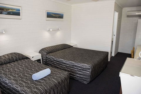Coastal Bay Motel - Accommodation Main Beach 31