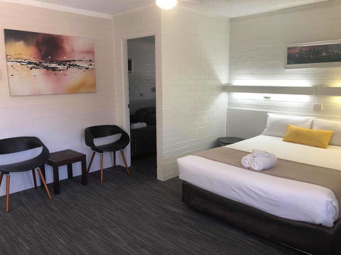 Coastal Bay Motel - Accommodation Main Beach 20