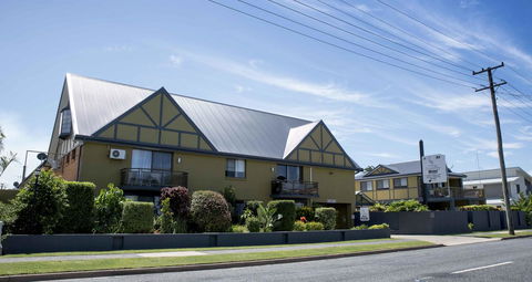 Coastal Bay Motel - Accommodation Main Beach 0