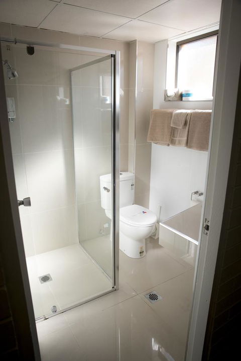 Coastal Bay Motel - Accommodation Main Beach 30