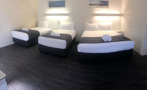Coastal Bay Motel - Accommodation Main Beach 18