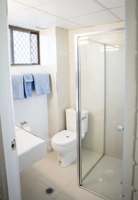 Coastal Bay Motel - Accommodation Main Beach 41