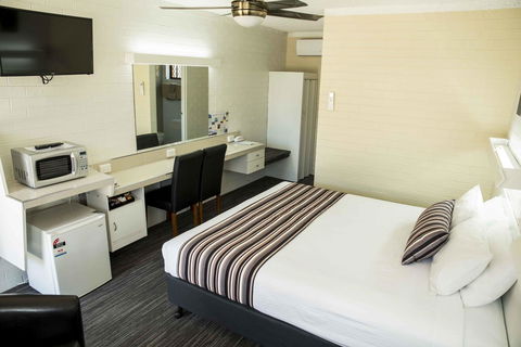 Coastal Bay Motel - Accommodation Main Beach 28