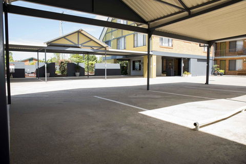 Coastal Bay Motel - Accommodation Main Beach 39