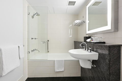 Mercure Sydney - Accommodation Main Beach 20