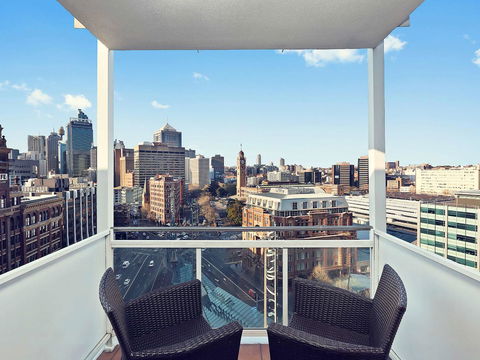 Mercure Sydney - Accommodation Main Beach 44