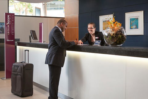 Mercure Sydney - Accommodation Main Beach 24
