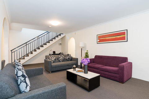 Eastwood Furnished Apartments - Accommodation Main Beach 3