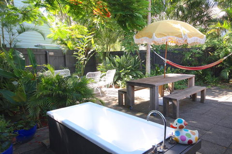Gidget's Surf Shack - Accommodation Main Beach 6