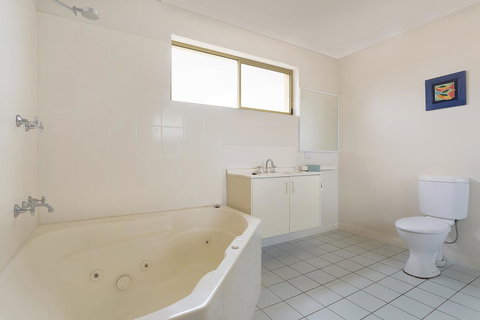 Baywatch Apartments Merimbula - Accommodation Main Beach 15