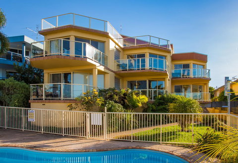 Baywatch Apartments Merimbula - Accommodation Main Beach 2