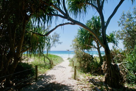 Casuarina Beachfront House - Hostie Properties - Accommodation Main Beach 10