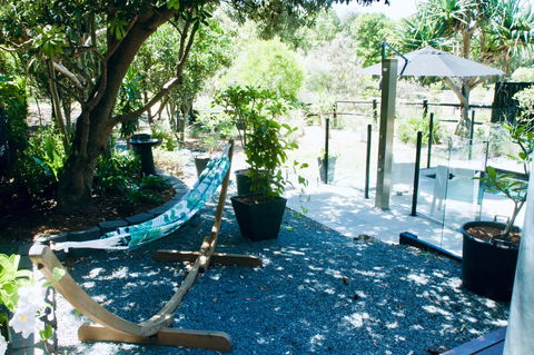 Casuarina Beachfront House - Hostie Properties - Accommodation Main Beach 13
