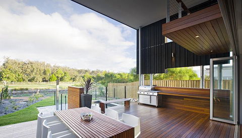 Casuarina Beachfront House - Hostie Properties - Accommodation Main Beach 26