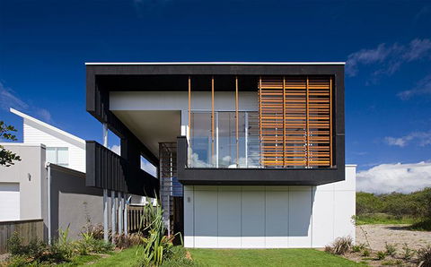 Casuarina Beachfront House - Hostie Properties - Accommodation Main Beach 17