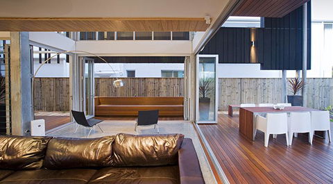 Casuarina Beachfront House - Hostie Properties - Accommodation Main Beach 20