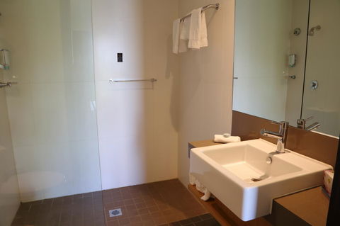 Alpha Hotel Eastern Creek - Accommodation Main Beach 27