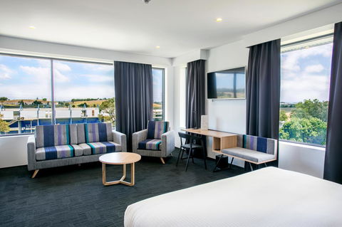 Alpha Hotel Eastern Creek - Accommodation Main Beach 34