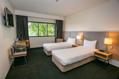 Alpha Hotel Eastern Creek - Accommodation Main Beach 11