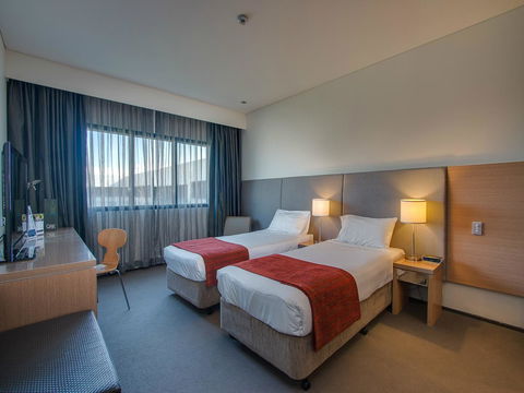 Alpha Hotel Eastern Creek - Accommodation Main Beach 1