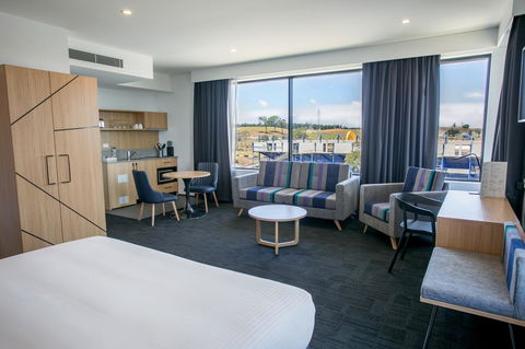 Alpha Hotel Eastern Creek - Accommodation Main Beach 35