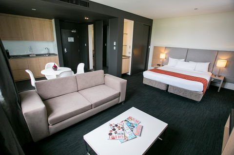 Alpha Hotel Eastern Creek - Accommodation Main Beach 15