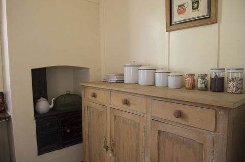 Hillview Heritage Hotel - Accommodation Main Beach 3