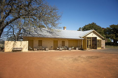 Hillview Heritage Hotel - Accommodation Main Beach 1
