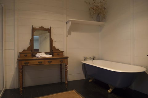 Hillview Heritage Hotel - Accommodation Main Beach 15