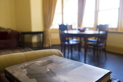 Hillview Heritage Hotel - Accommodation Main Beach 12