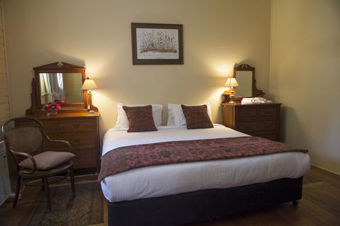 Hillview Heritage Hotel - Accommodation Main Beach 7