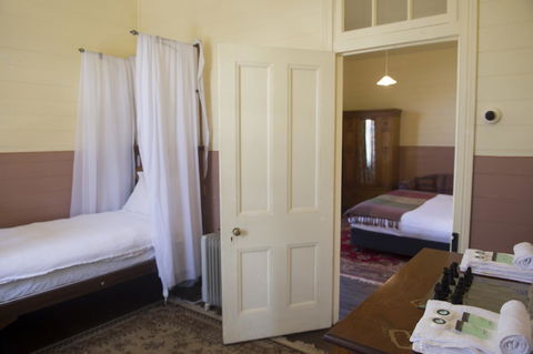 Hillview Heritage Hotel - Accommodation Main Beach 44
