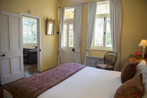 Hillview Heritage Hotel - Accommodation Main Beach 6