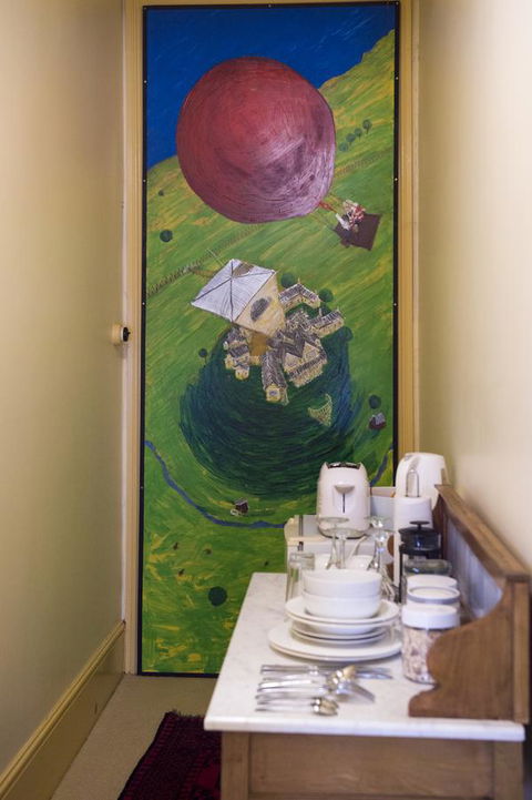 Hillview Heritage Hotel - Accommodation Main Beach 33
