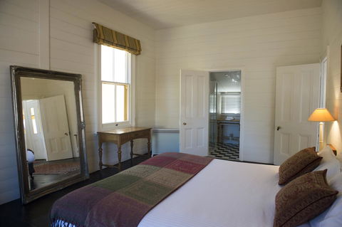 Hillview Heritage Hotel - Accommodation Main Beach 21