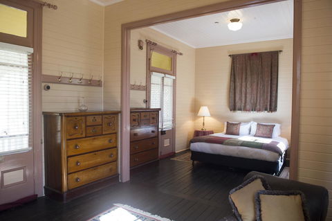 Hillview Heritage Hotel - Accommodation Main Beach 36