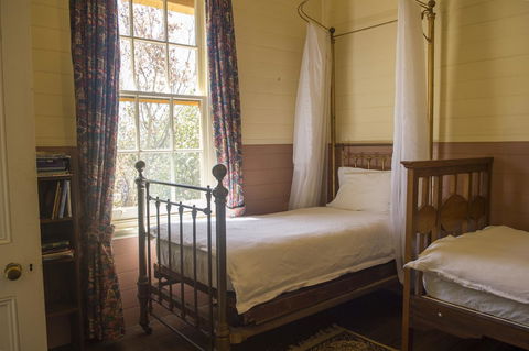Hillview Heritage Hotel - Accommodation Main Beach 41