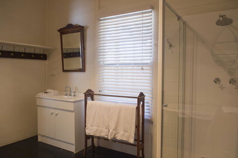 Hillview Heritage Hotel - Accommodation Main Beach 16