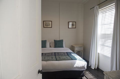 Hillview Heritage Hotel - Accommodation Main Beach 18